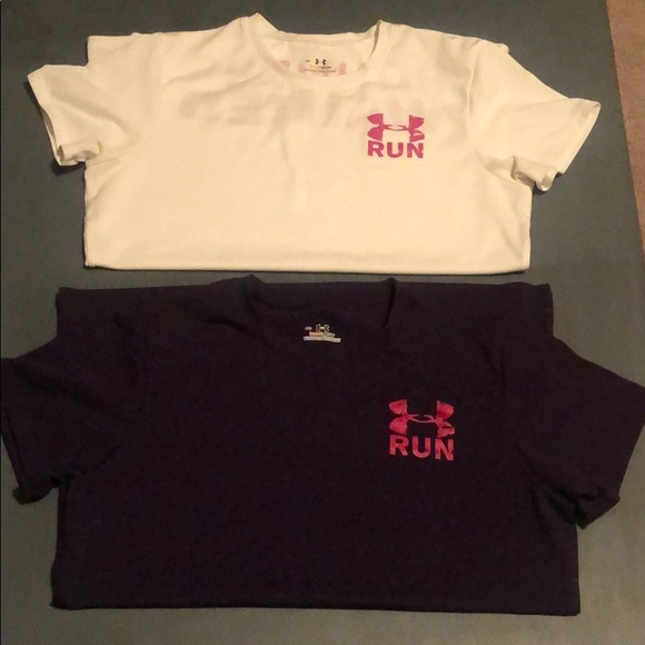 Under Armour Tops - Under Armour heat gear-women’s